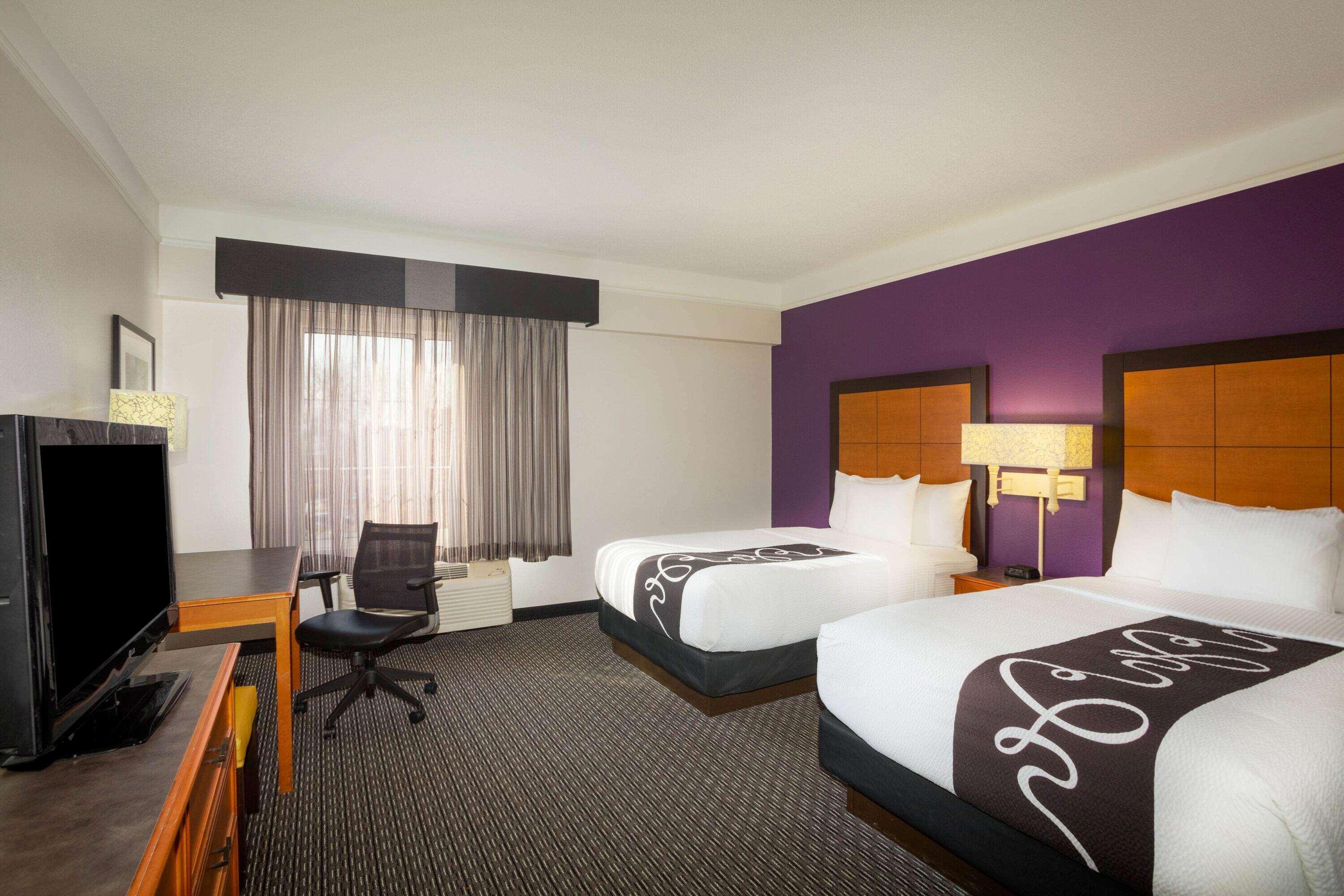 La Quinta By Wyndham St. Louis Westport