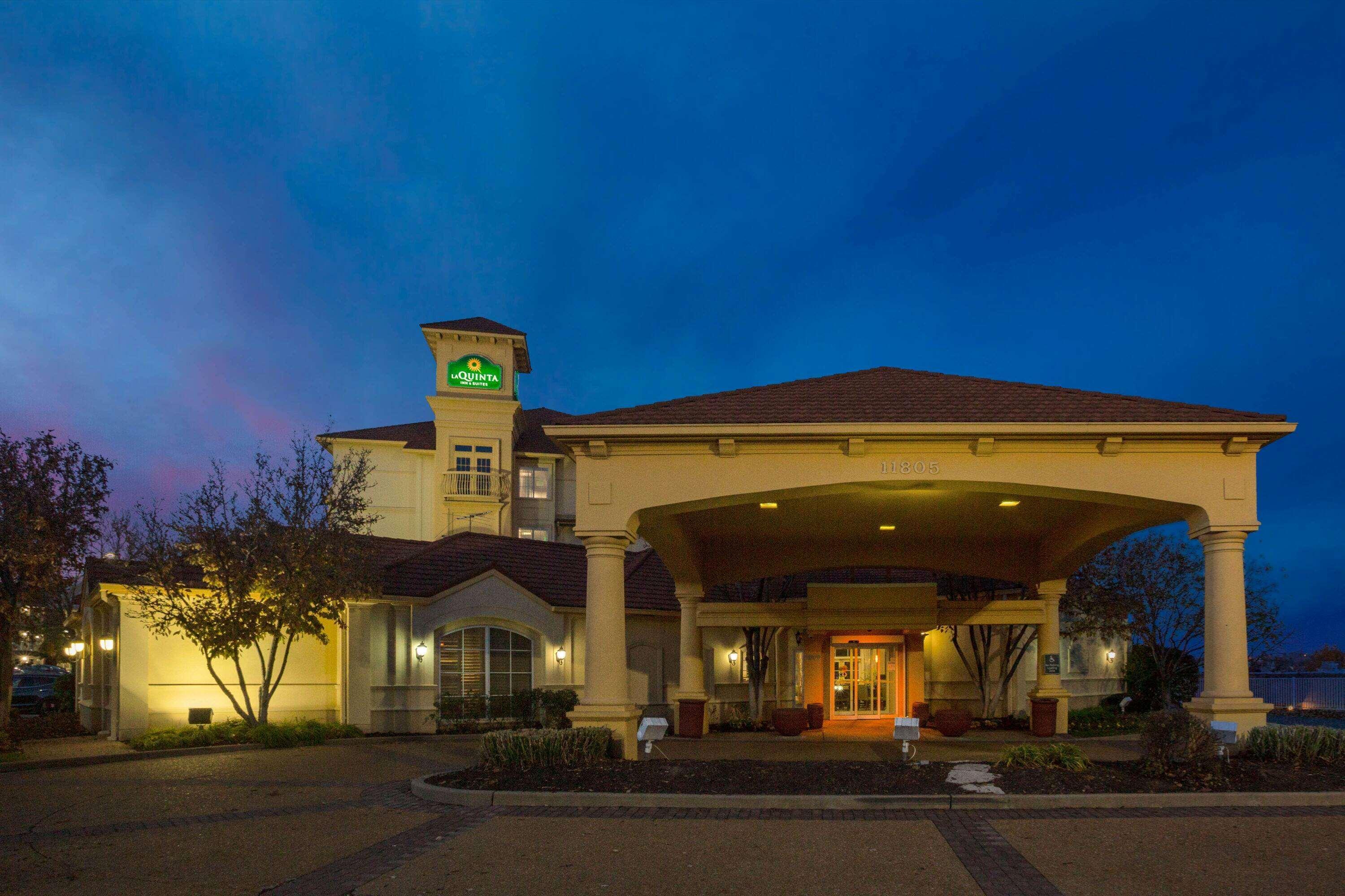 La Quinta By Wyndham St. Louis Westport Hotel 3*