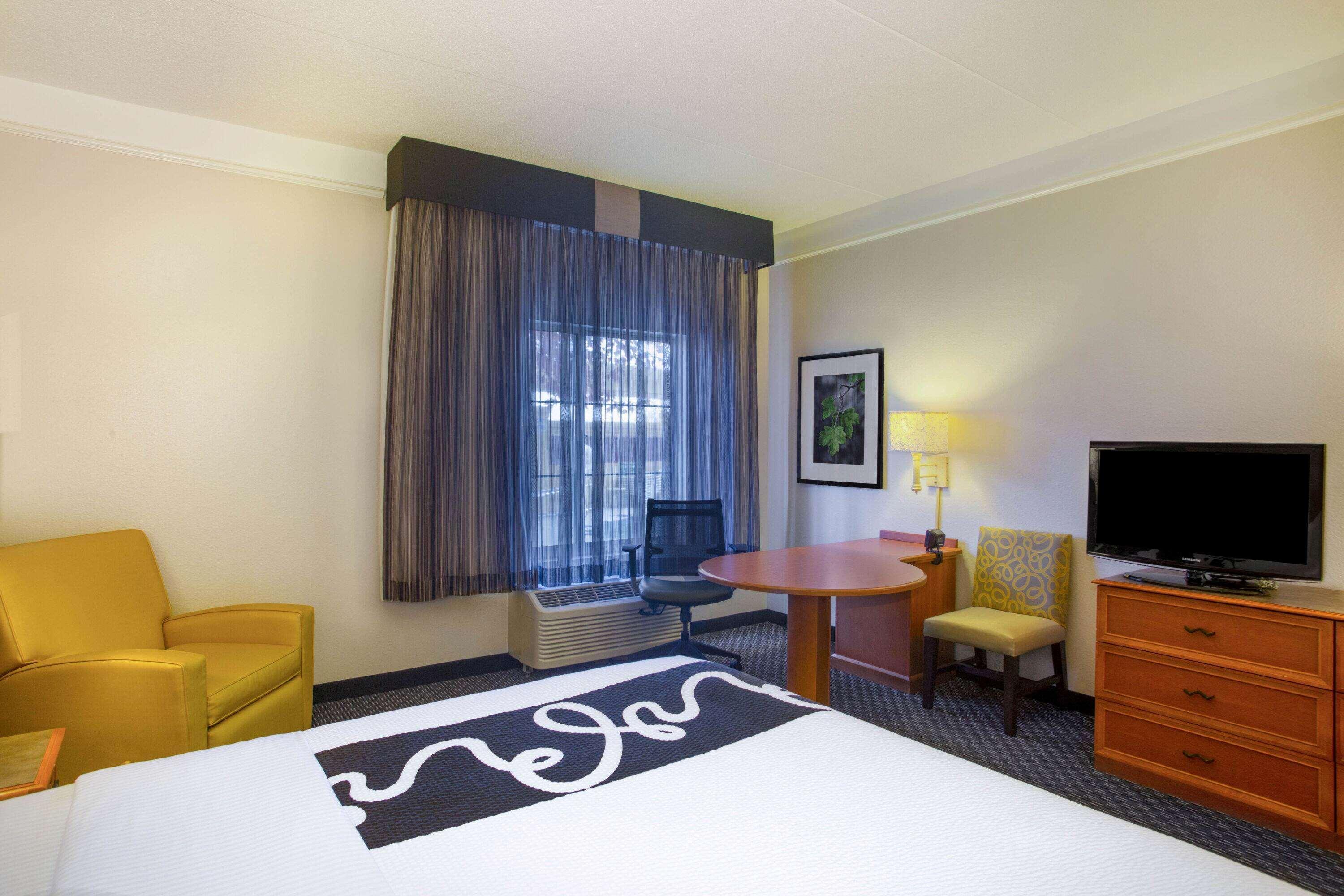 Hotel La Quinta By Wyndham St. Louis Westport 3*