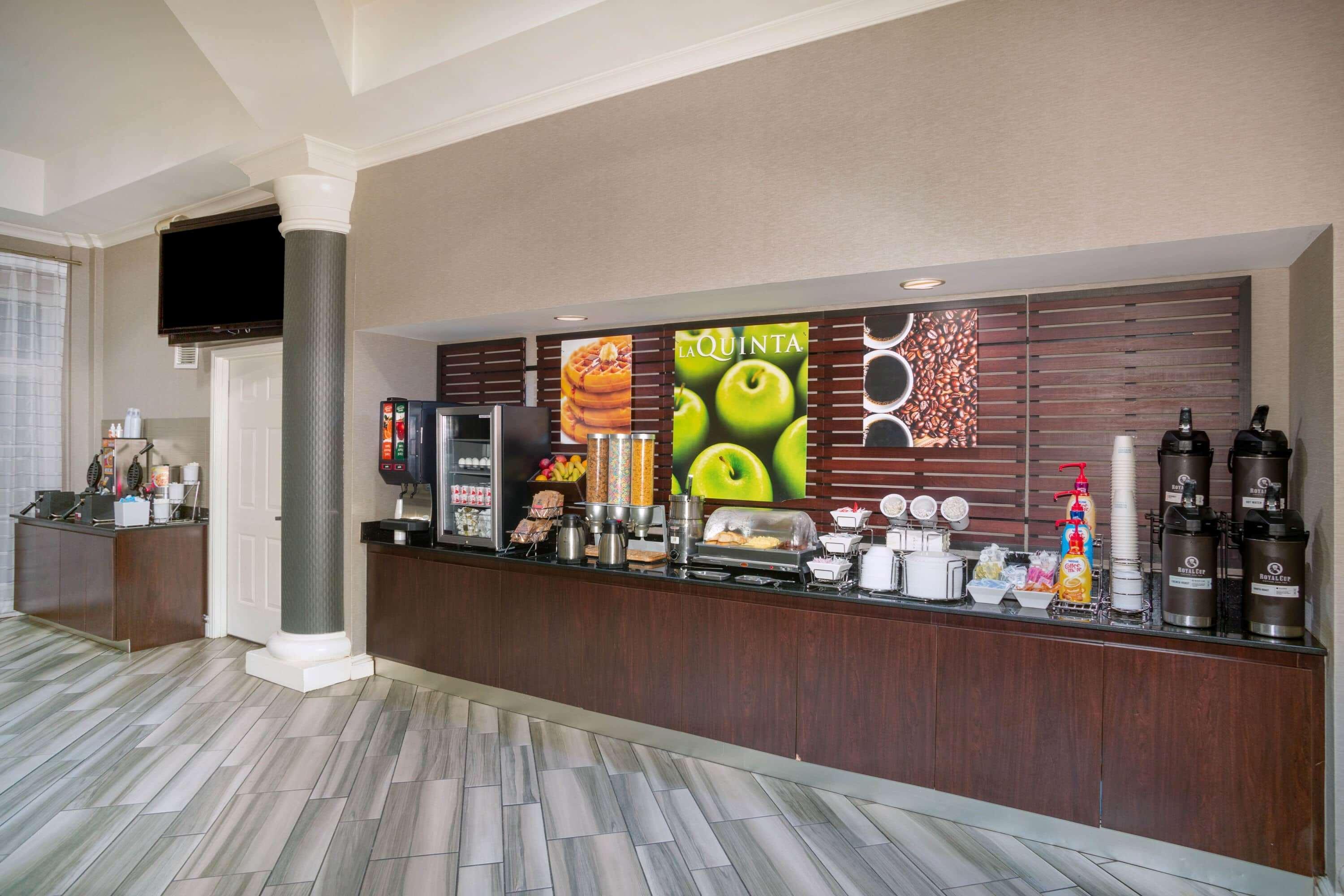 Hotel La Quinta By Wyndham St. Louis Westport 3*