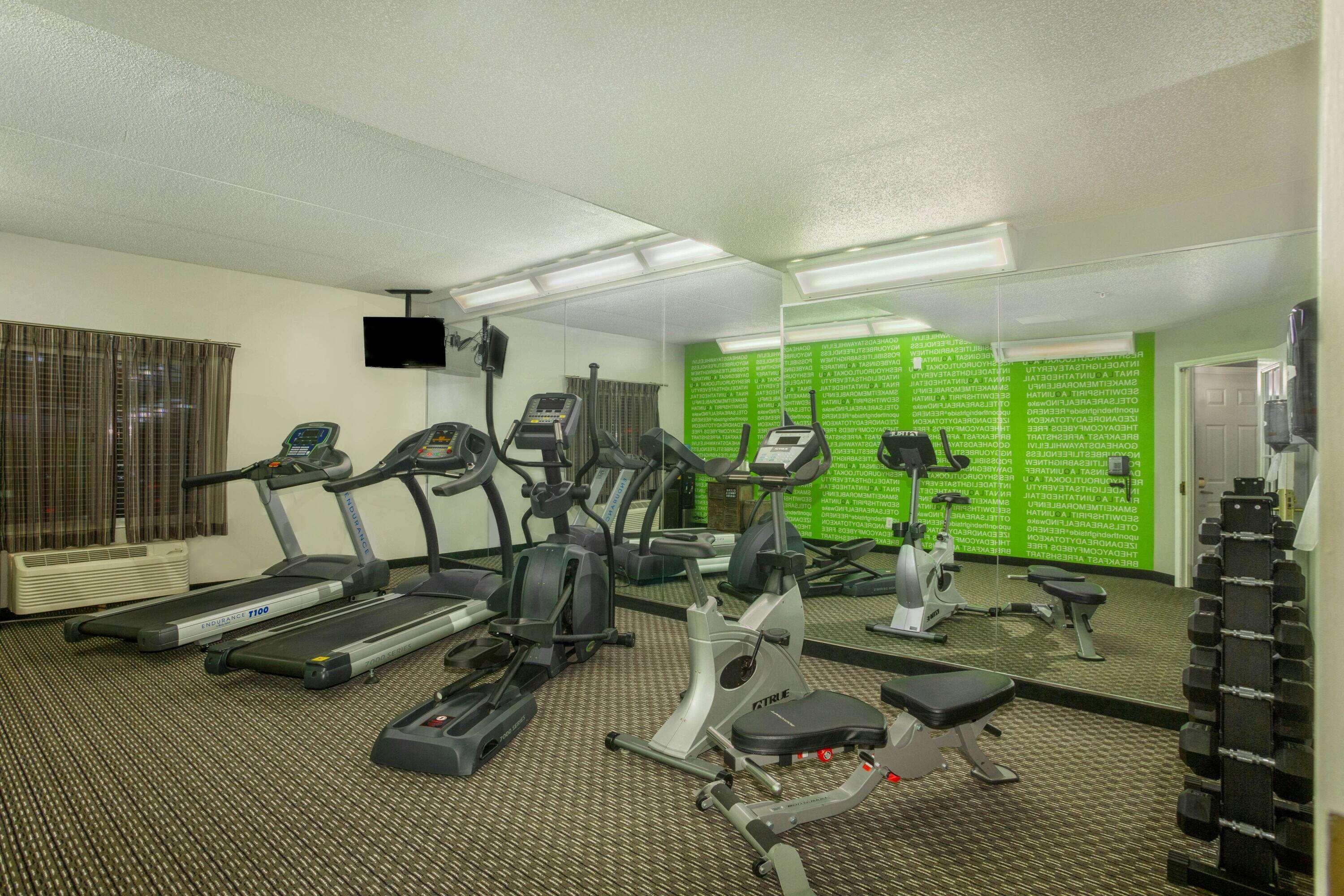 La Quinta By Wyndham St. Louis Westport