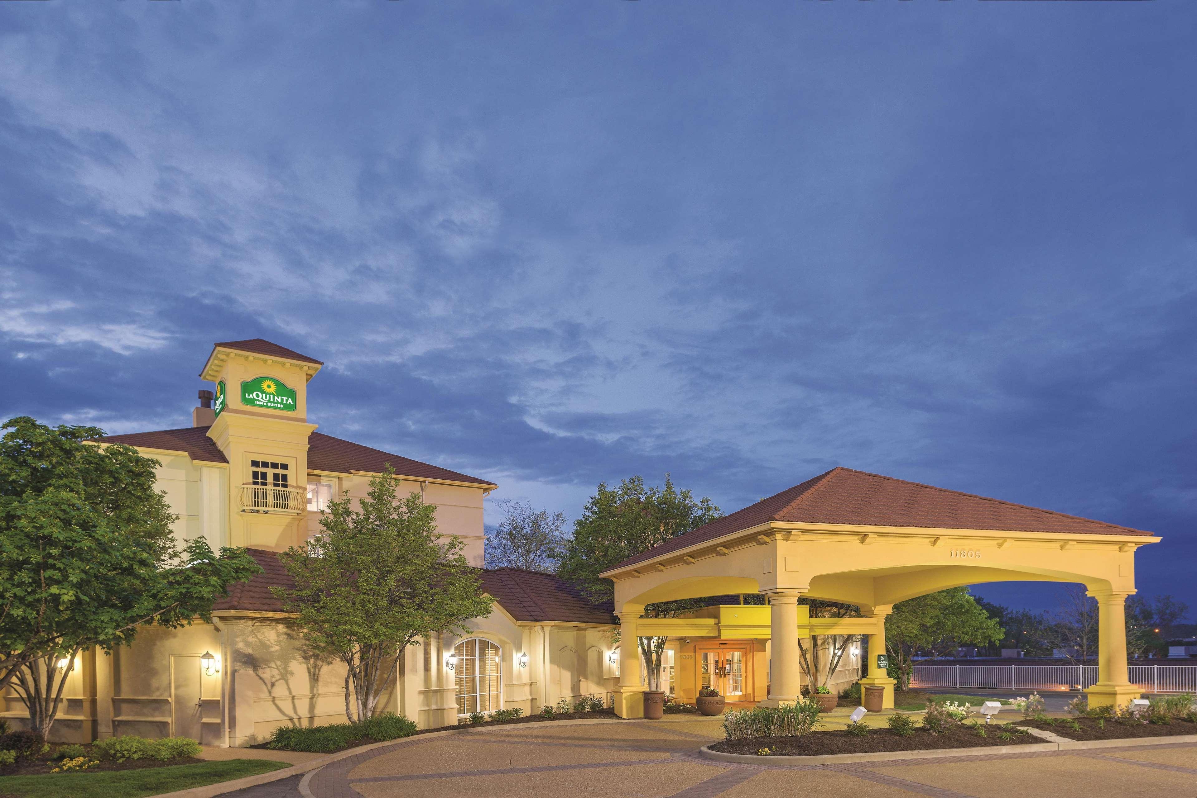 La Quinta By Wyndham St. Louis Westport Hotel 3*