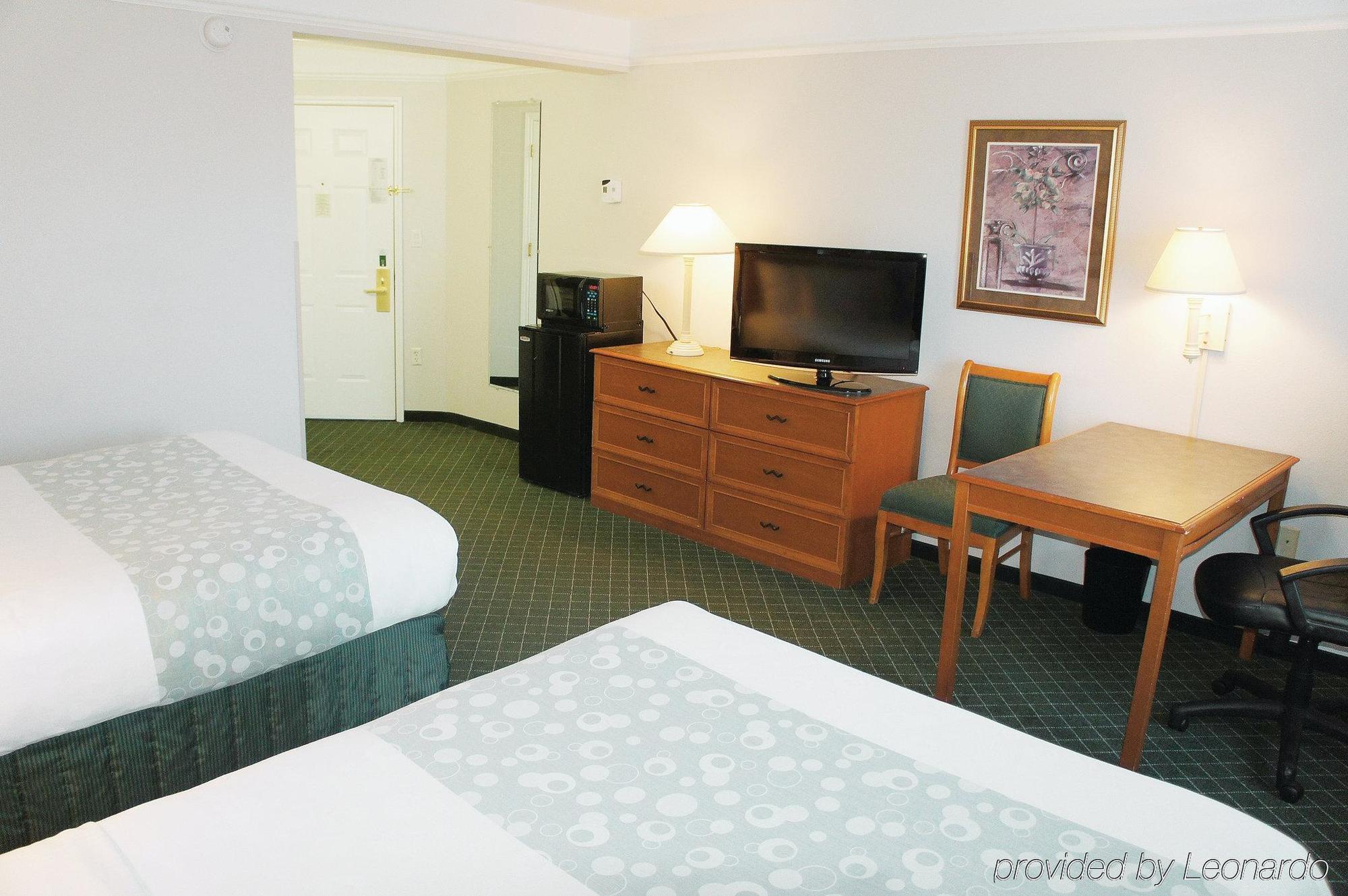 La Quinta By Wyndham St. Louis Westport