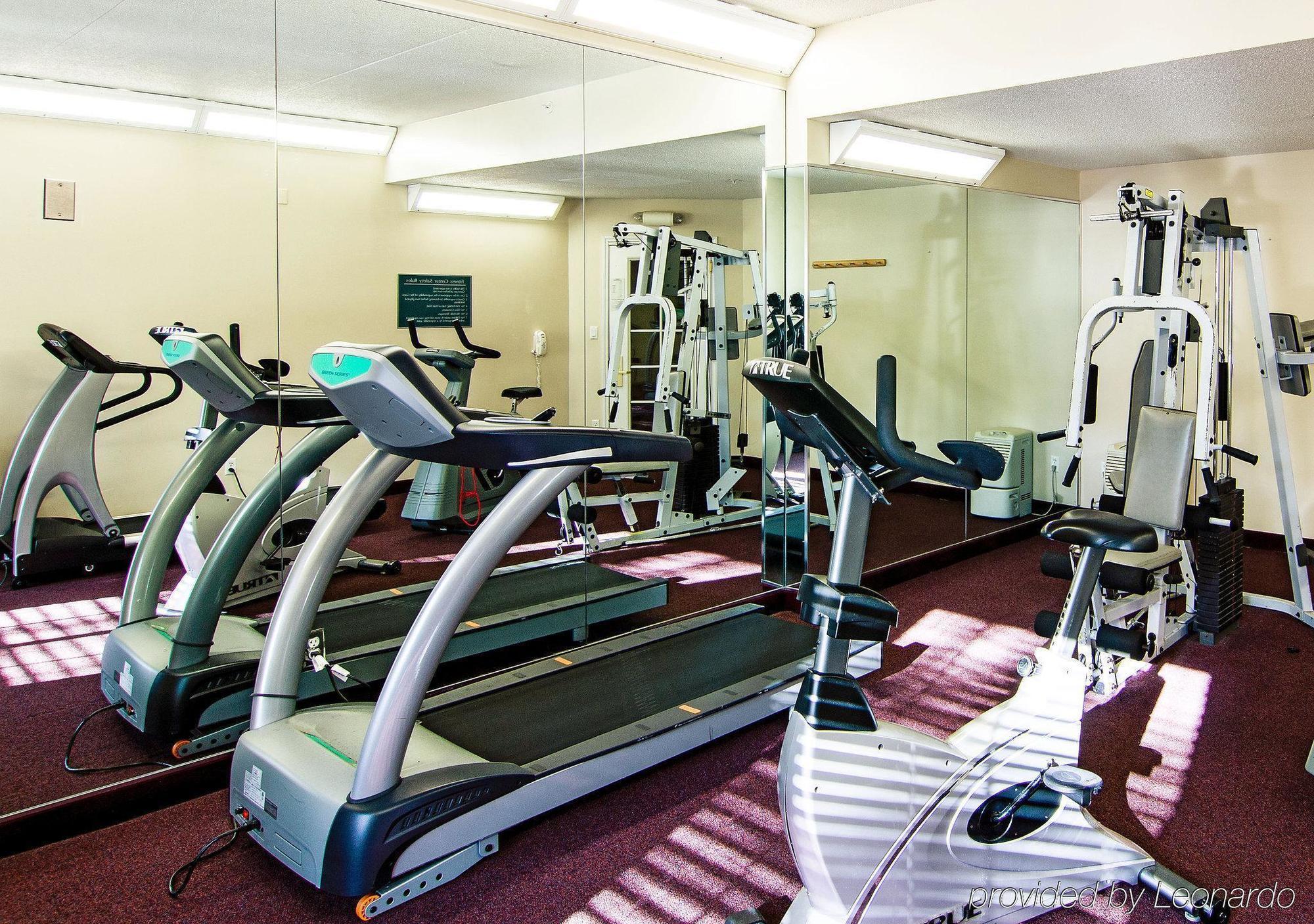 La Quinta By Wyndham St. Louis Westport