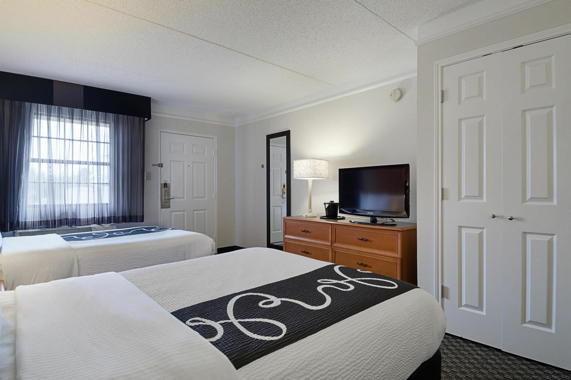 La Quinta By Wyndham St. Louis Westport 3*