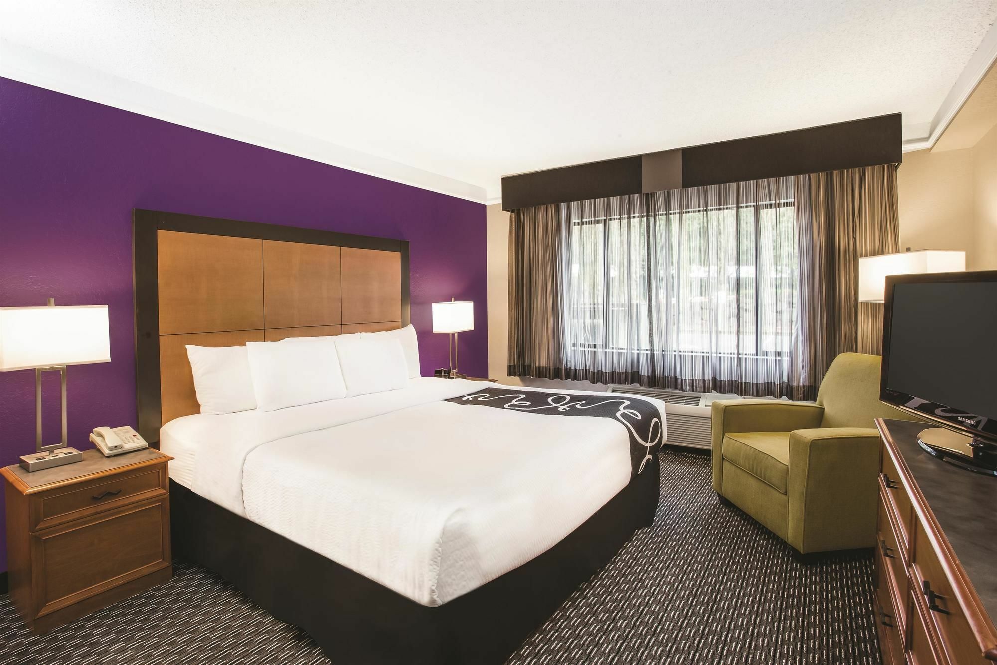 La Quinta By Wyndham St. Louis Westport Hotel 3*