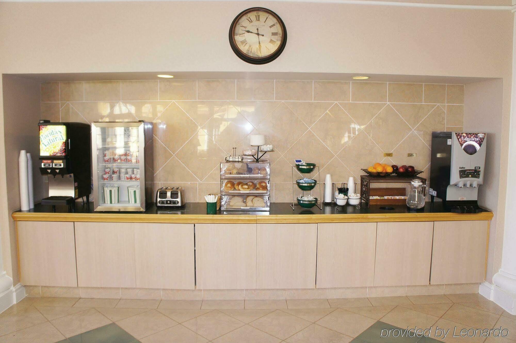 Hotel La Quinta By Wyndham St. Louis Westport