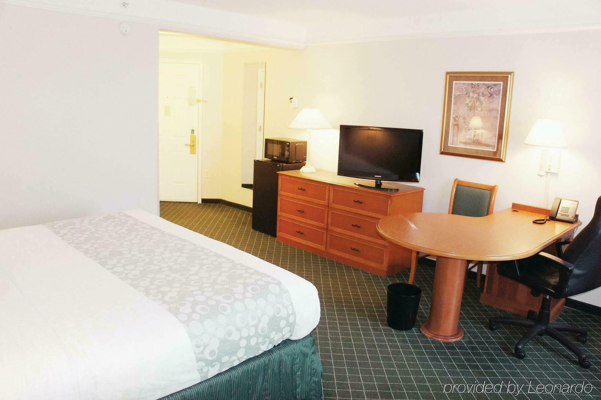 La Quinta By Wyndham St. Louis Westport 3*